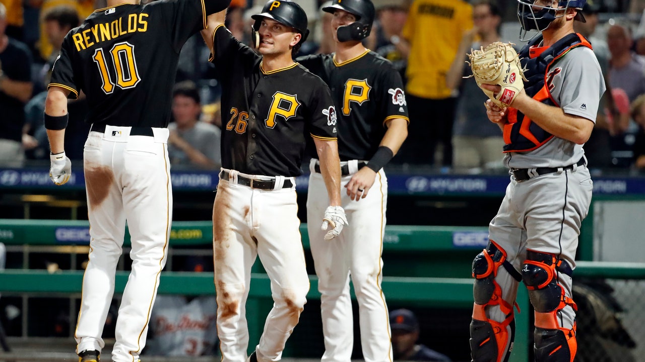 Reynolds caps comeback with 3-run blast, Pirates beat Tigers